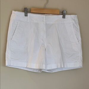 Vineyard Vines Women's Classic White Shorts